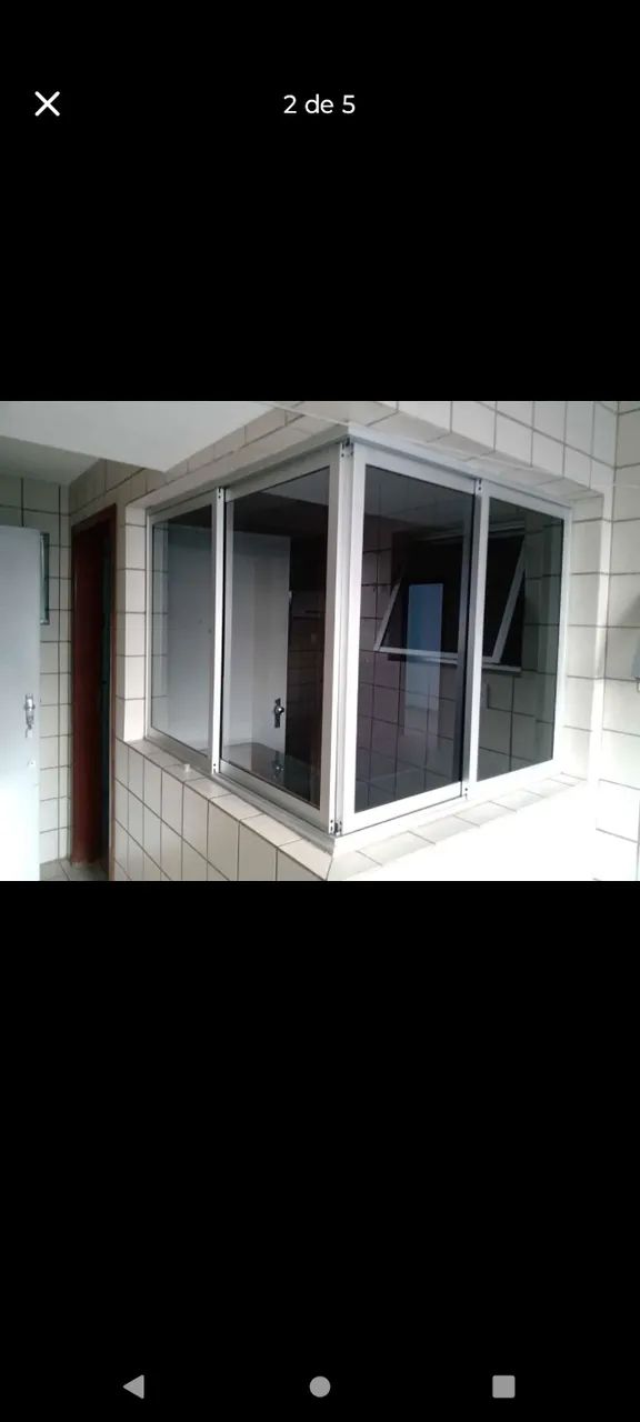 Janela de alumínio em L 