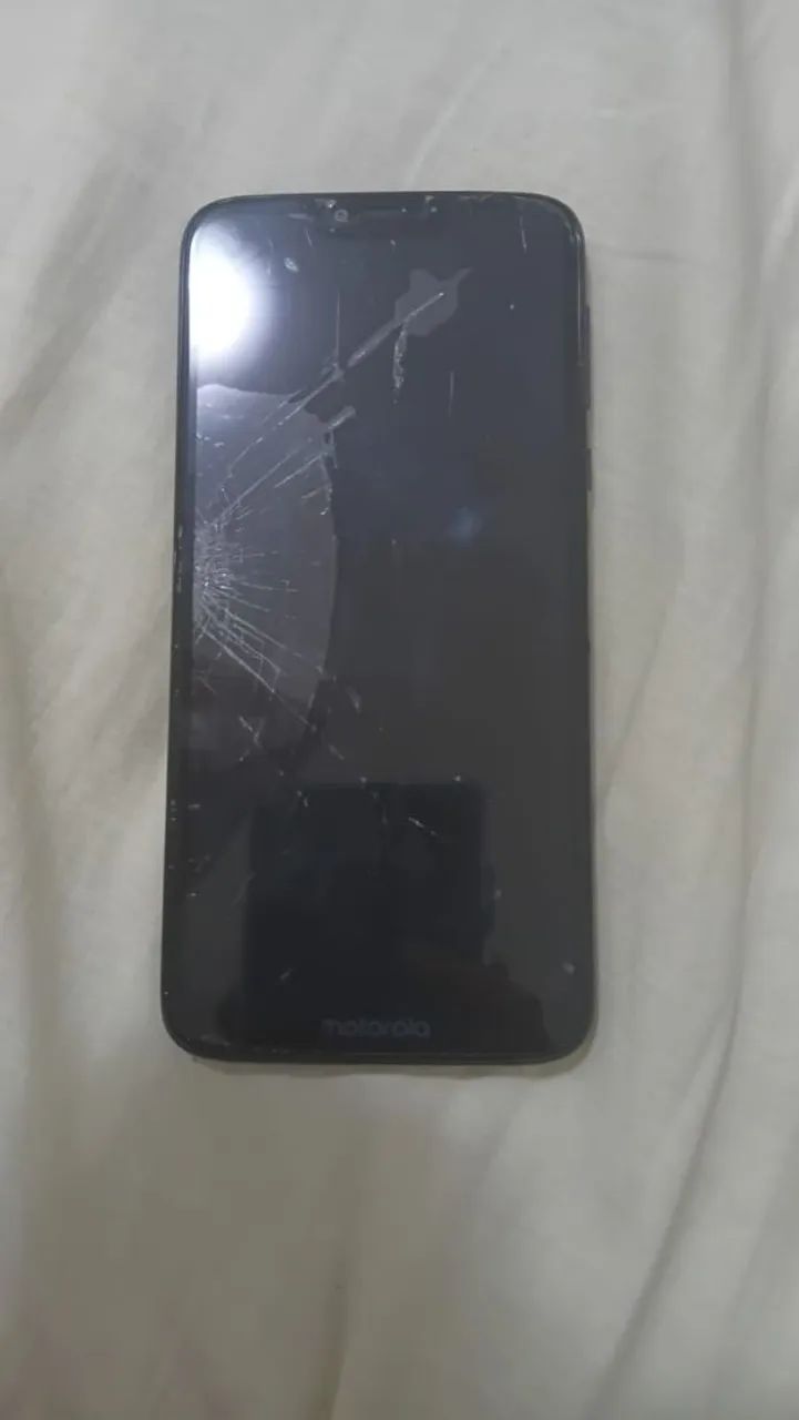 Moto G7 Power - tela trincada - Foto 2