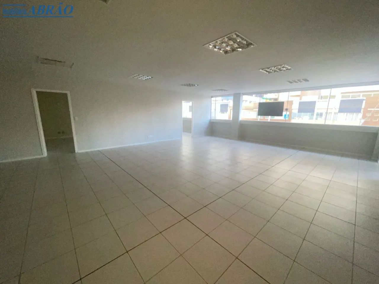 Sala em Sobreloja à venda em Zona 07, Maringá-PR - Foto 3