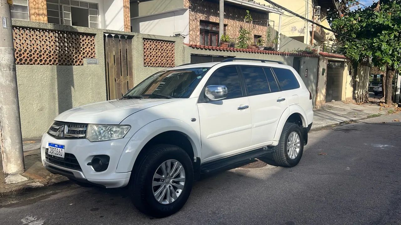 Mitsubishi Pajero Pajero HPE 3.2 4x4 T.I. Dies. 5p Aut. 2016