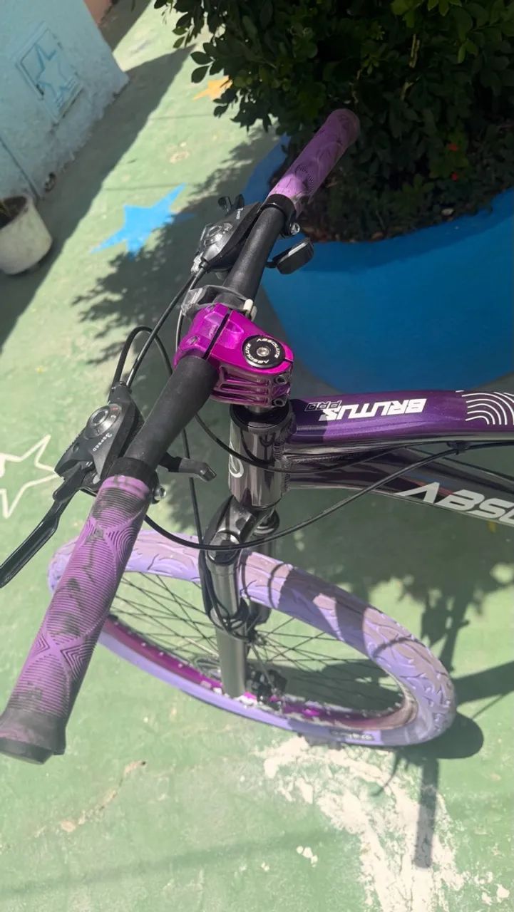 BICICLETA SEMI NOVA ARO 26 - USADA APENAS 3 VEZES - Foto 5