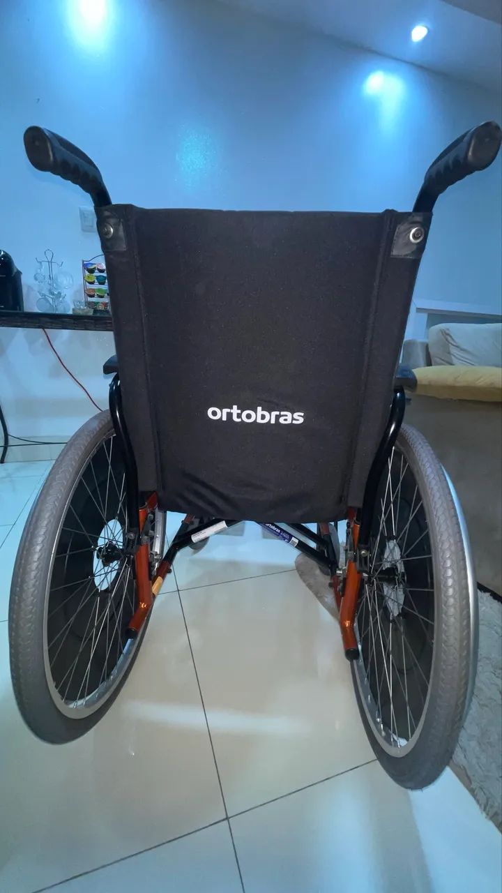 CADEIRA DE RODAS NOVA - Foto 2
