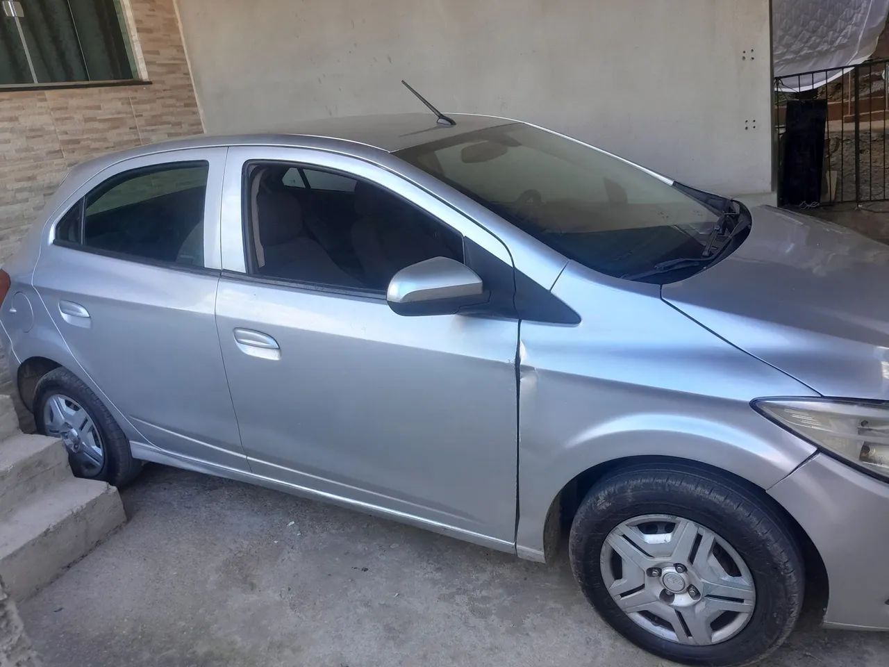 Chevrolet Onix ONIX HATCH LT 1.0 8V FLEXPOWER 5P MEC. 2013