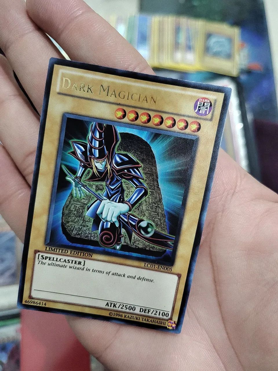 Yu-Gi-Oh (Dark Magician) Limited Edition 25 anos  - Foto 3