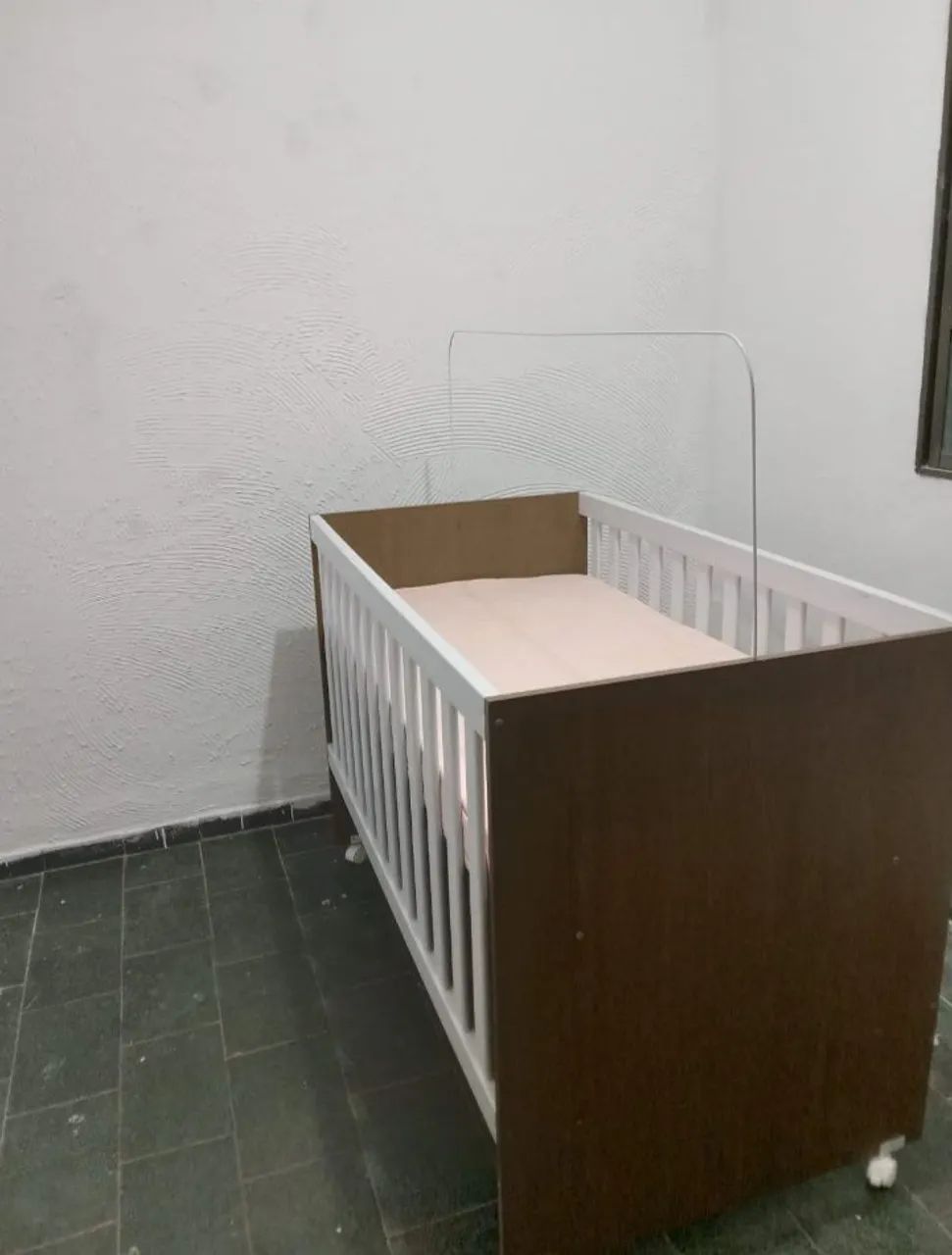 Berço com colchão 