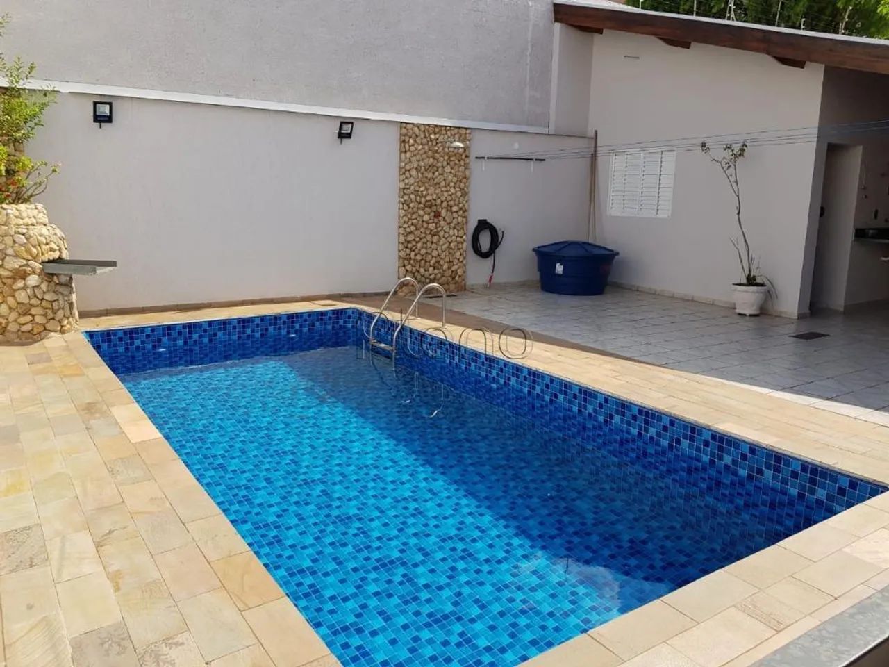 Casa à venda com 4 quartos no Alto do Taquaral, Campinas.