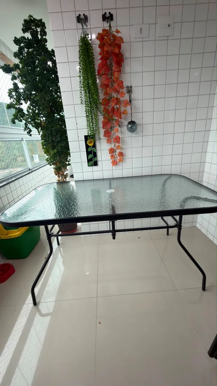 Mesa de vidro com 4 cadeiras  - Foto 2