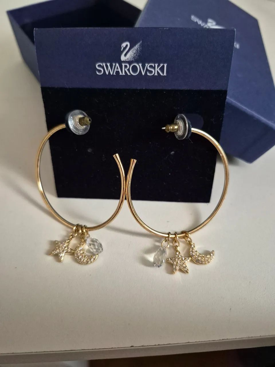 Brinco Swarovski Original - Argola com Estrela, Lua e Cristal | Com Certificado - Foto 4