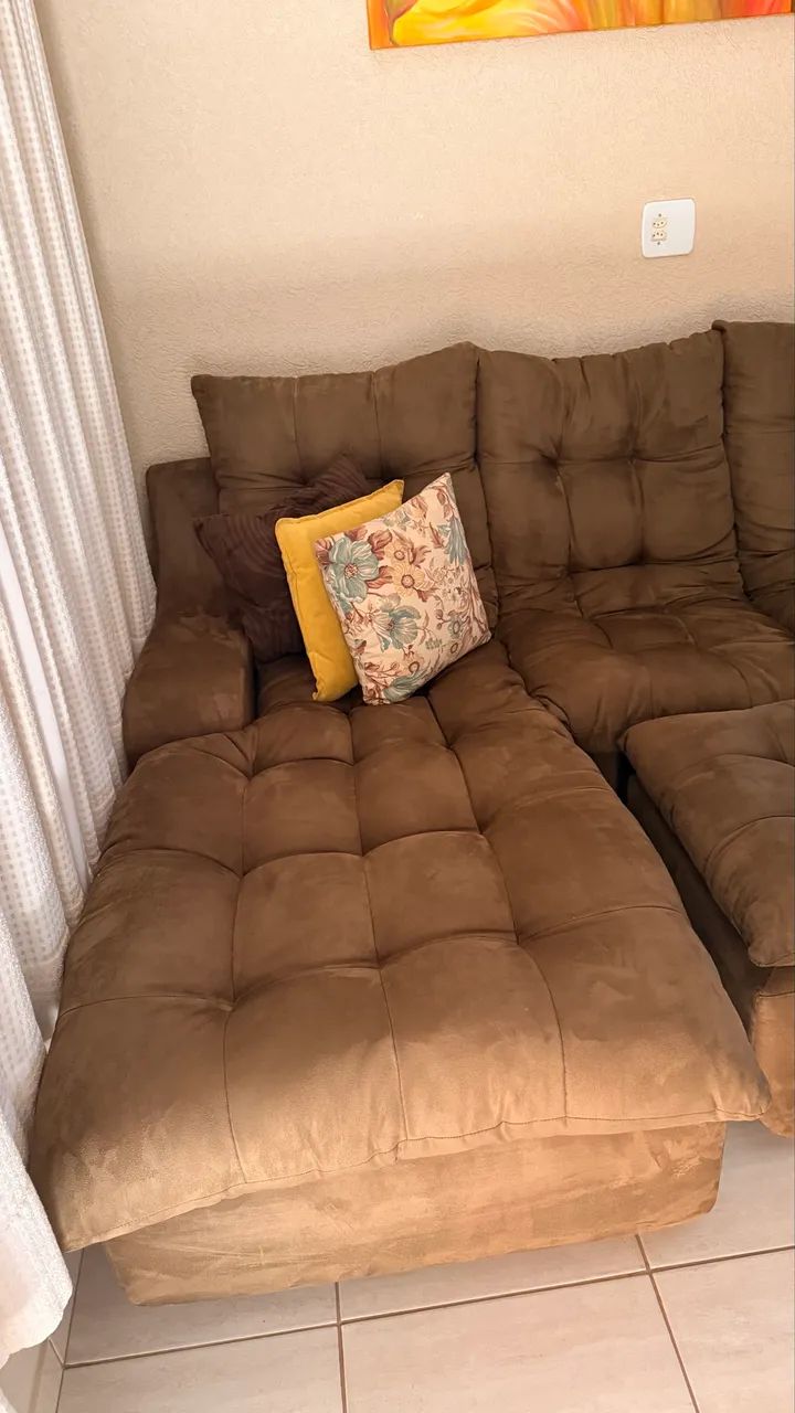 Sofá com chaise e puf - Foto 2