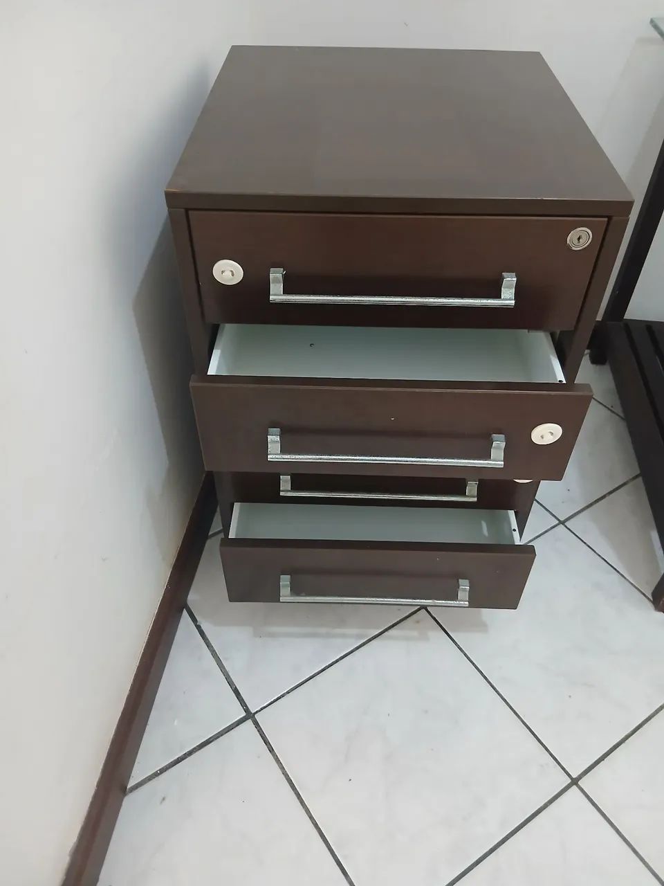 Vendo mesa multiuso e gaveteiro escritório  - Foto 3