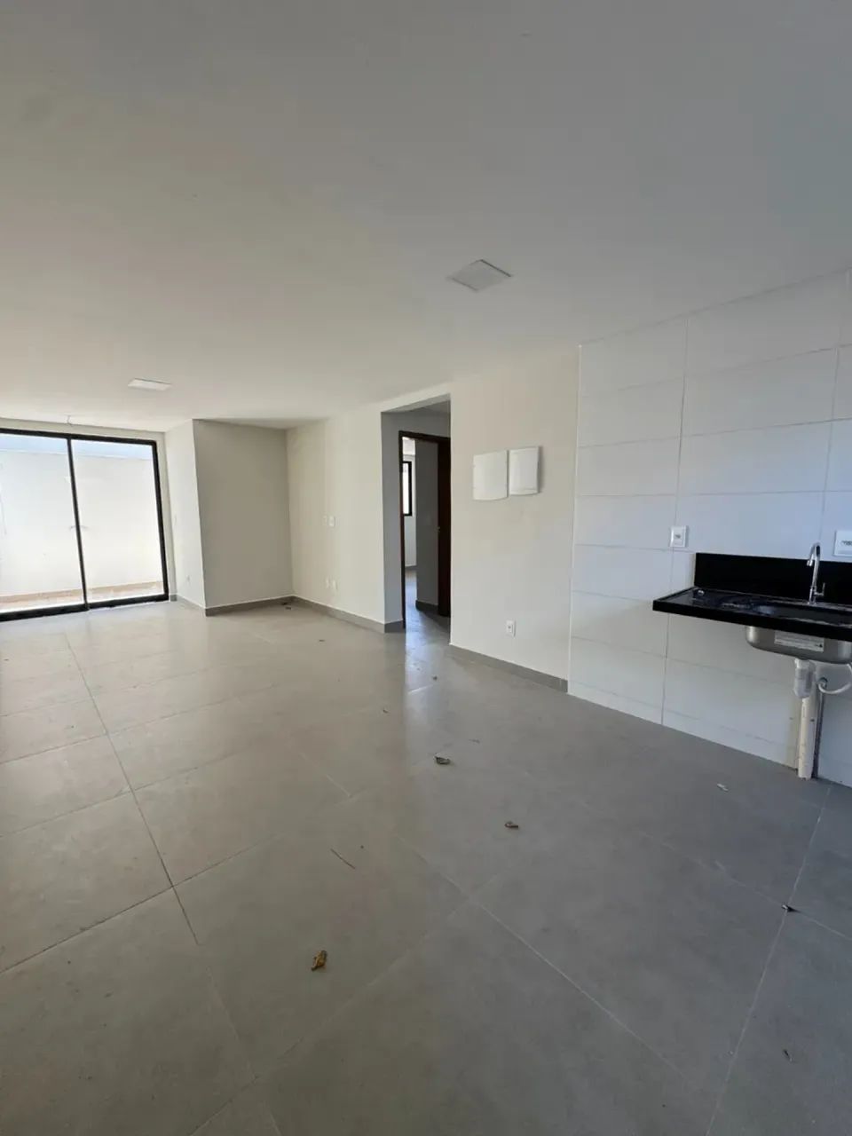 Apartamento térreo com area privativa. 3 Quartos sendo 1 suite