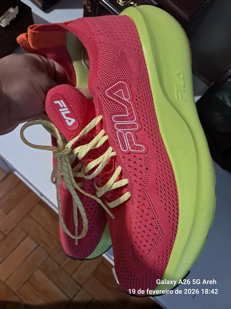 Tenis Fila Rosa e Anarelo  