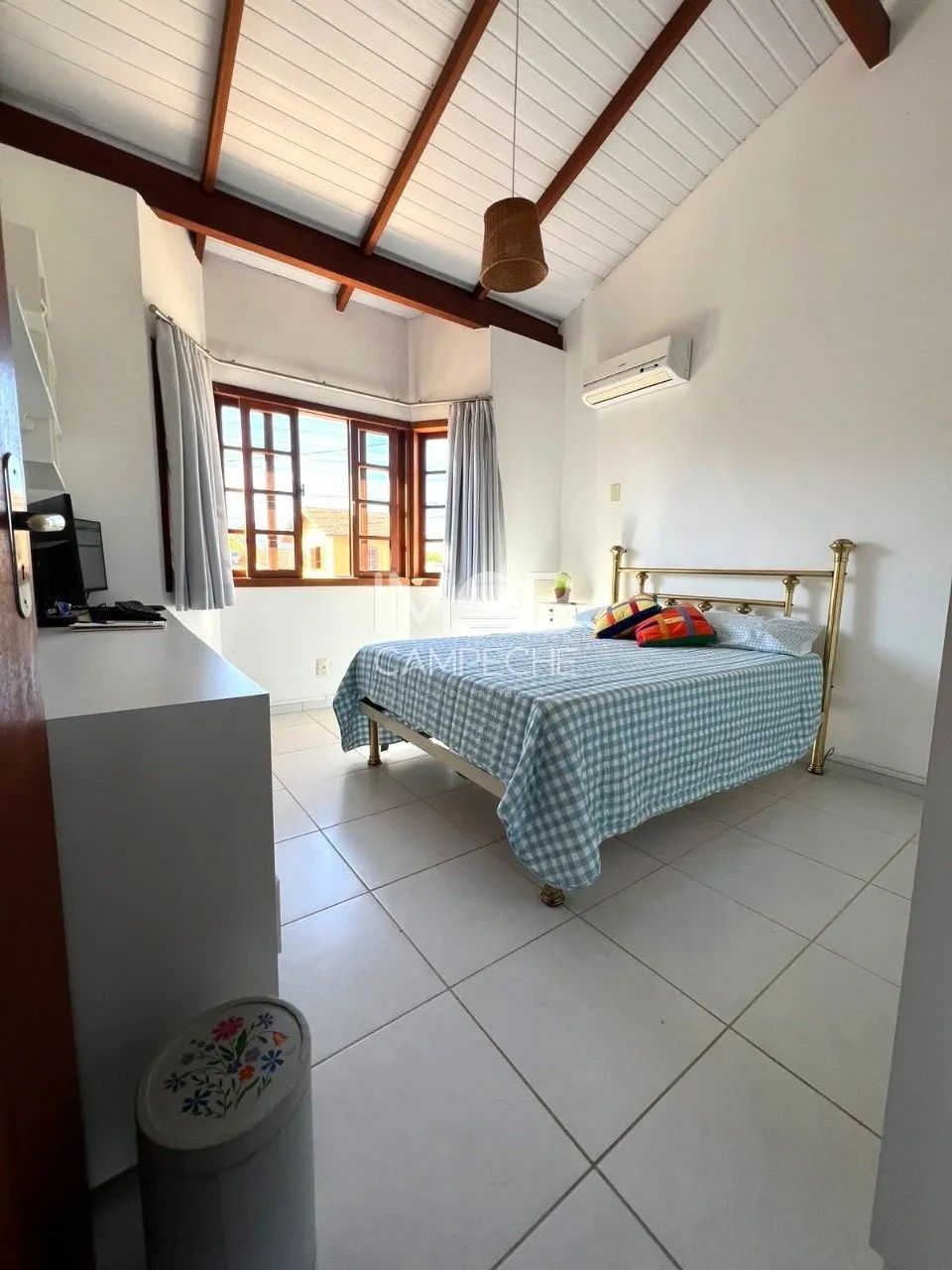 Casa com 04 quartos e proxima da praia do Campeche em Florianópolis - Foto 5