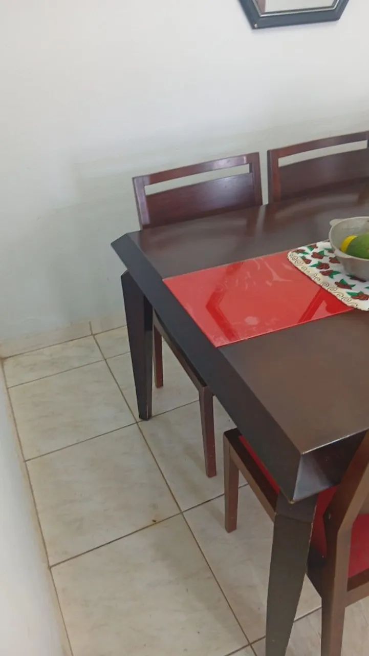 Vendo uma mesa 8 cadeira 