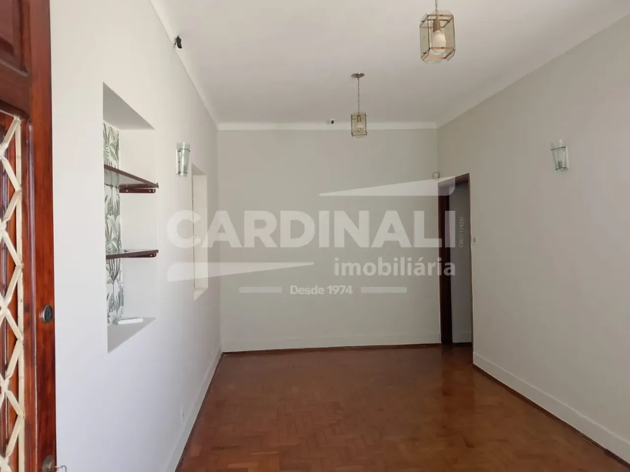 Casa com excelente localização próximo supermercados e comércios. - Foto 5