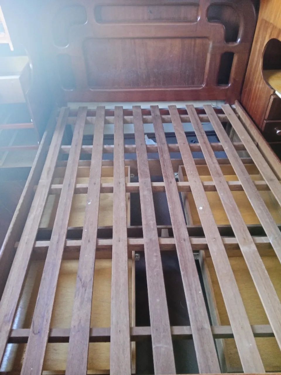 Cama de Madeira