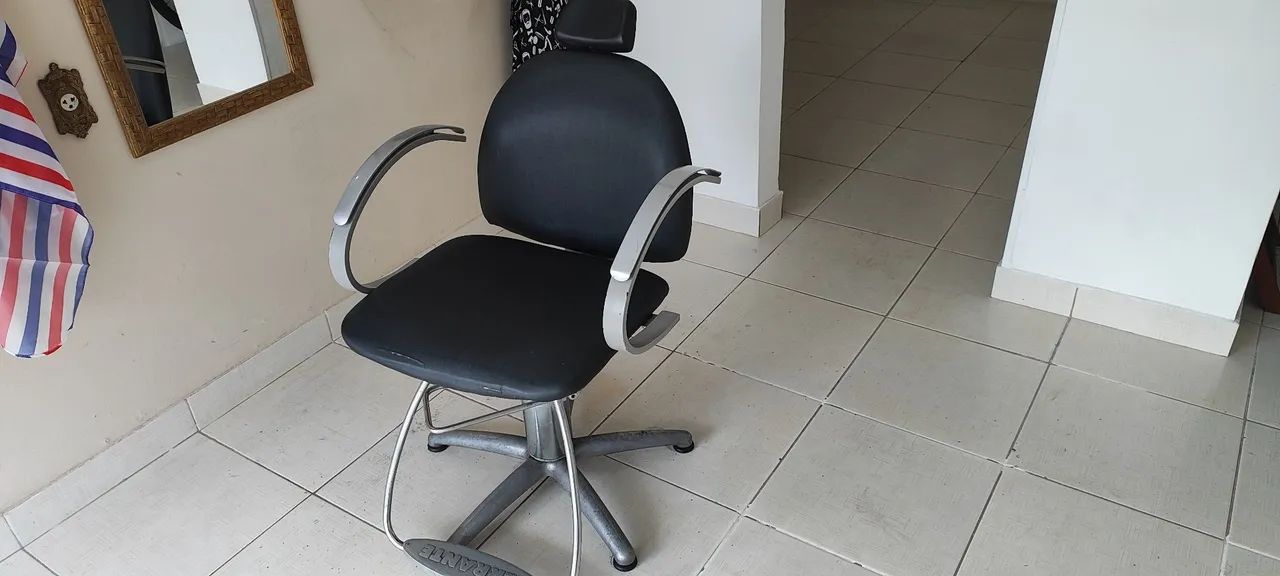 Vendo móveis para salão e barbearia 