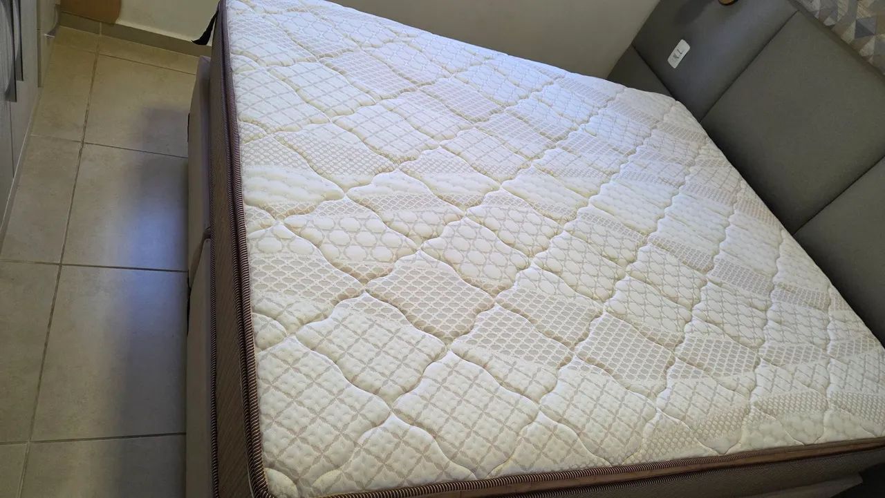 Cama box Queen e colchão  - Foto 3