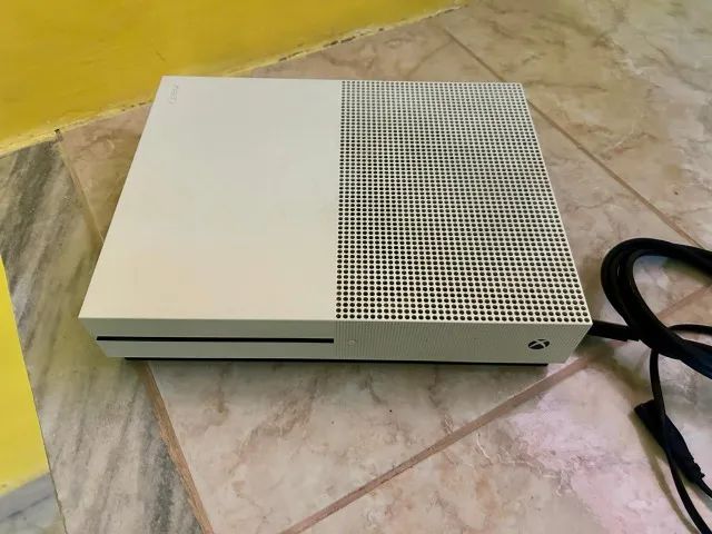 Xbox One S 500gb Branco (Apenas Console e Cabos) - Foto 3