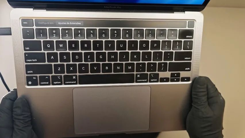 MacBook Pro 13 M1 2020 8GB Touch Bar Cinza Espacial - Notebooks
