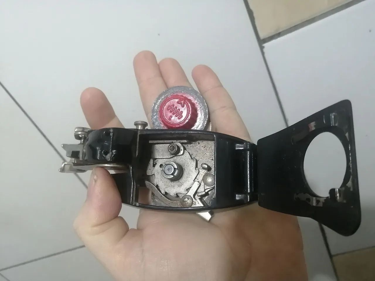 Item antigo de máquina de costura