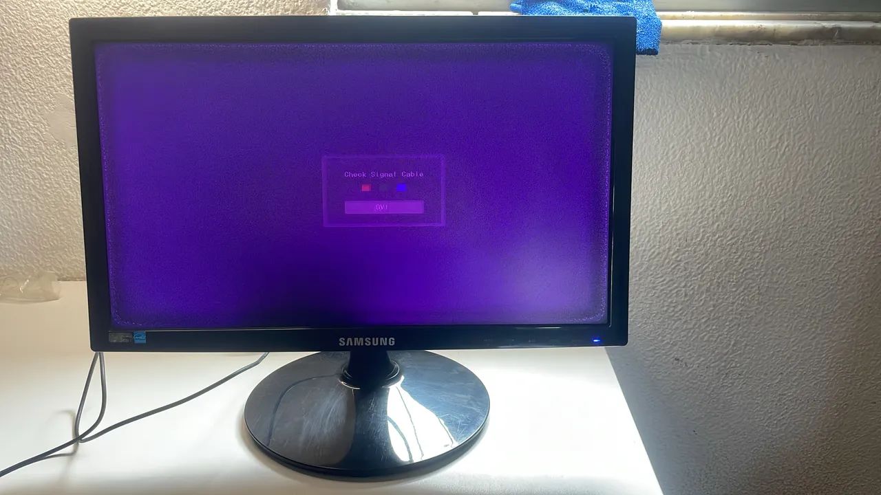 Monitor Samsung com defeito 