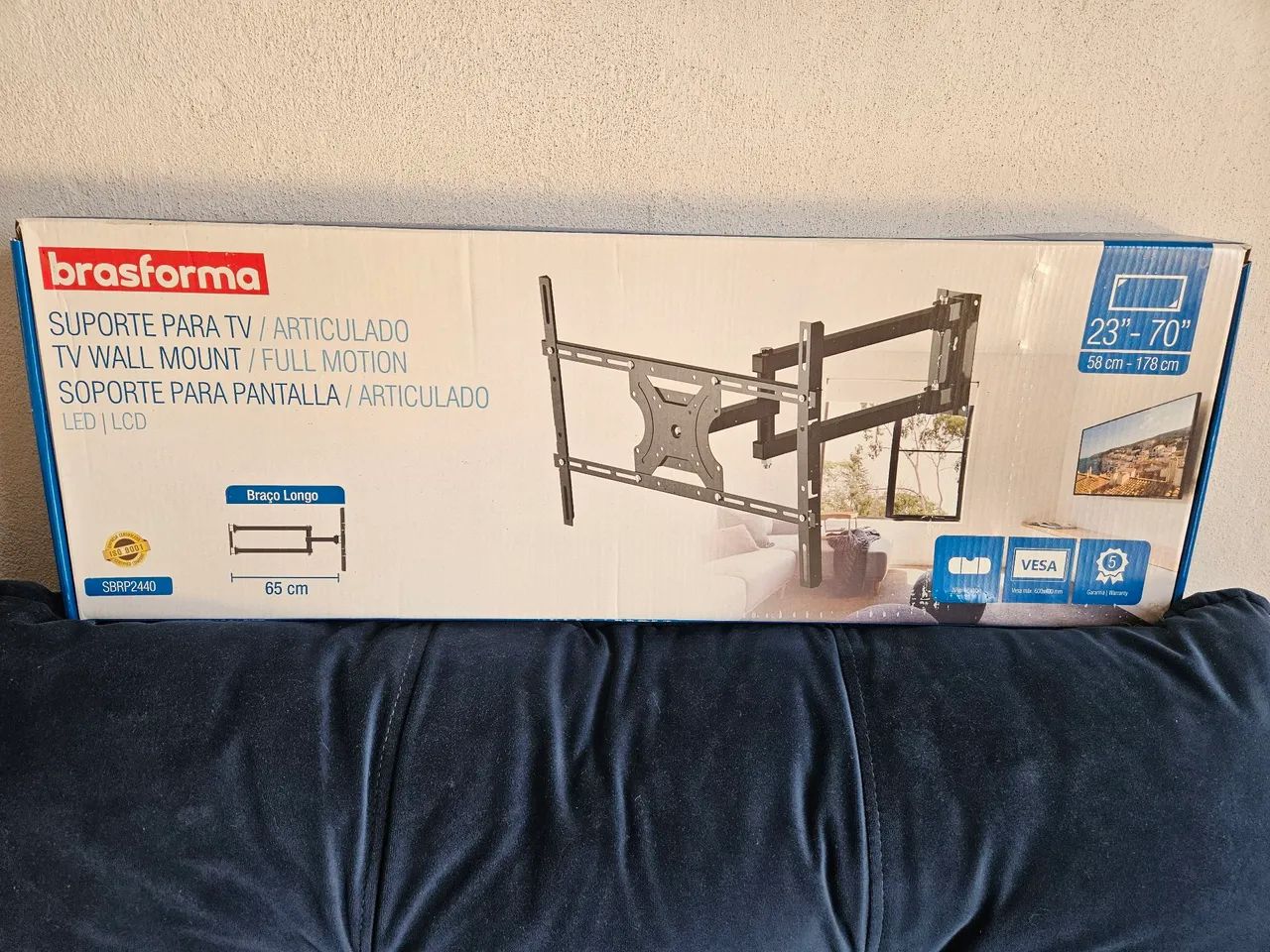 Suporte articulado para TV de 23 a 70 polegadas.