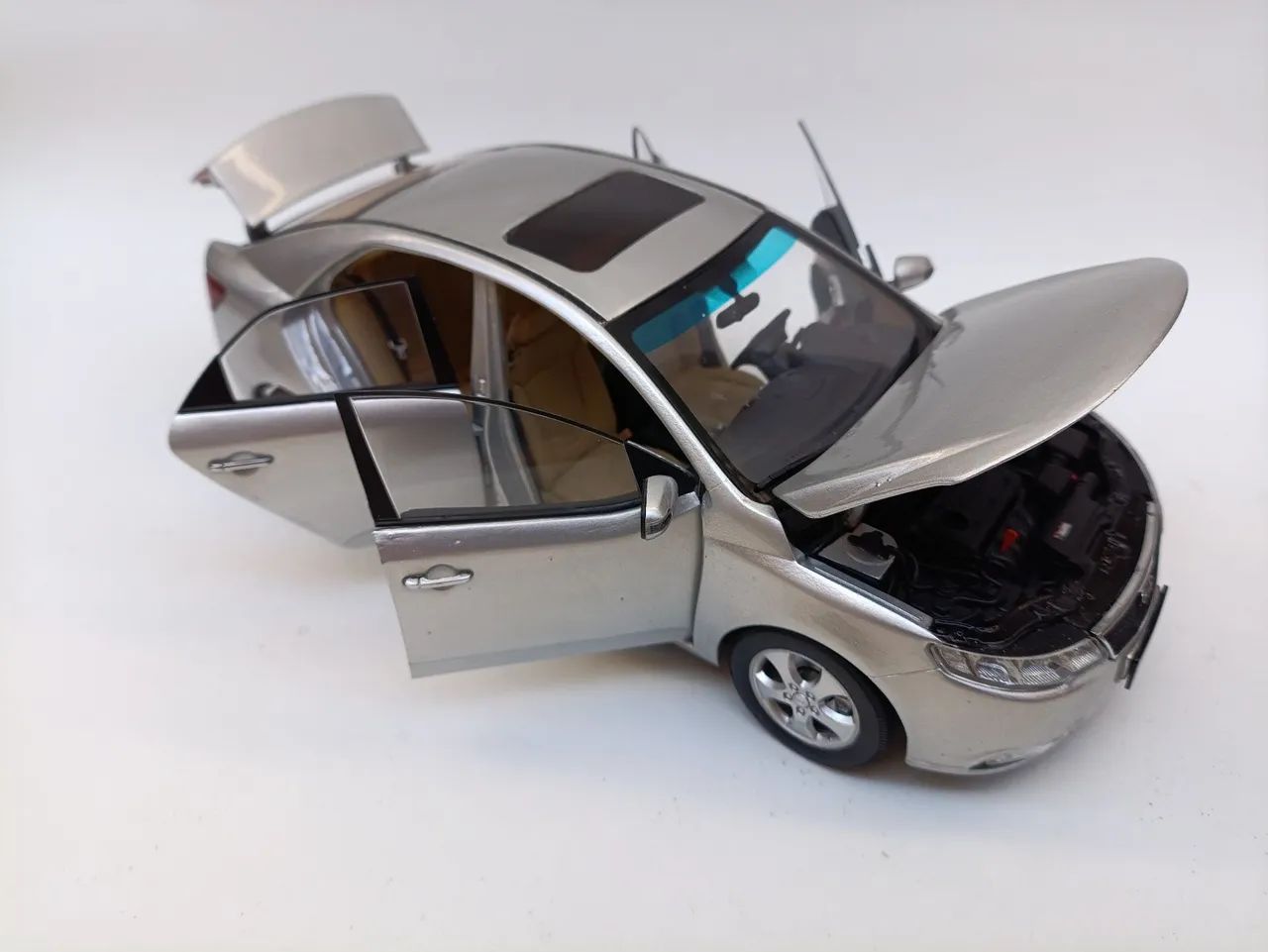 Miniatura Kia cerato 2012 1:18 - Foto 3