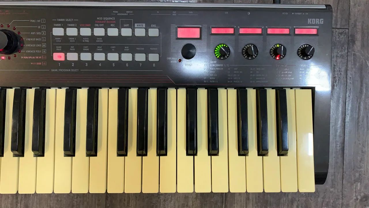 Korg R3  - Foto 3