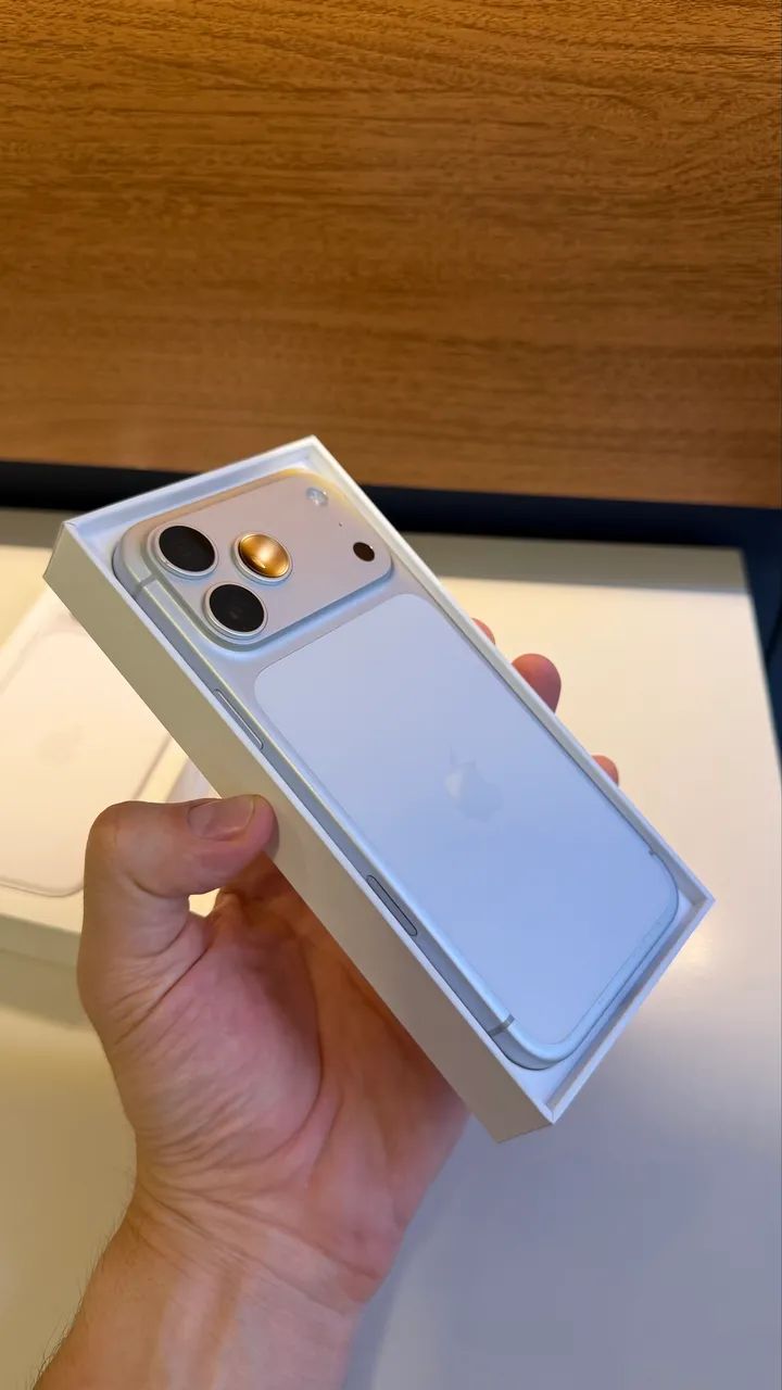 iPhone 17 Pro Max Silver 256GB, Seminovo Garantia Apple até Março