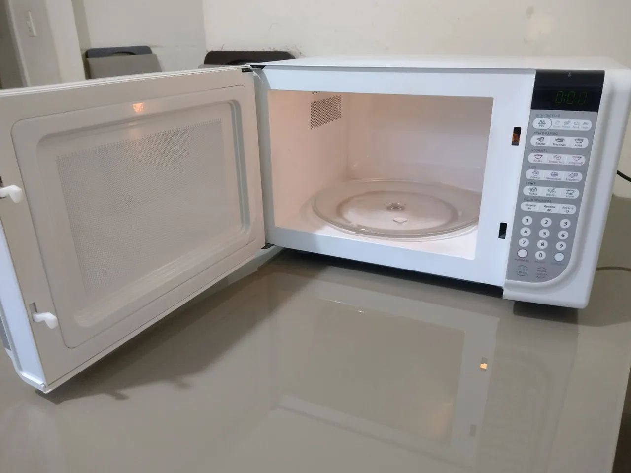 Microondas Electrolux 31 litros, funcionando perfeitamente  - Foto 5