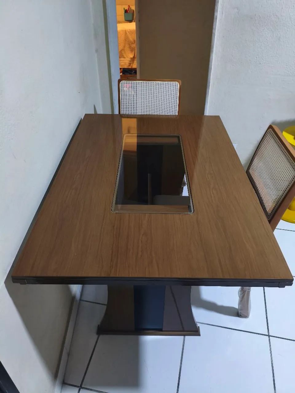 Mesa de jantar 1,2m com centro do tampo em vidro - Foto 2