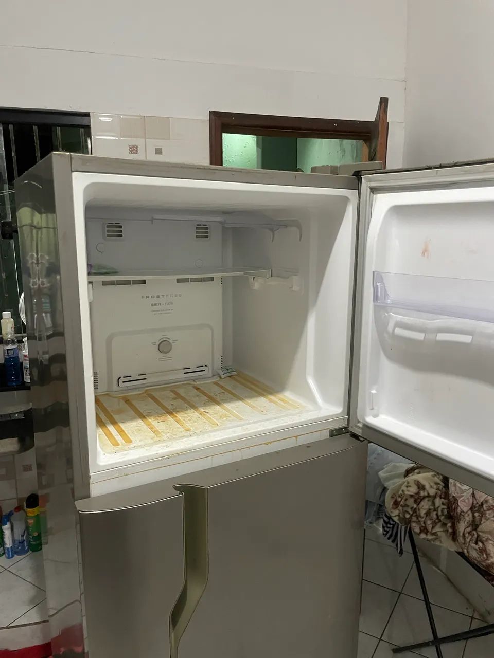 Geladeira com defeito  - Foto 3