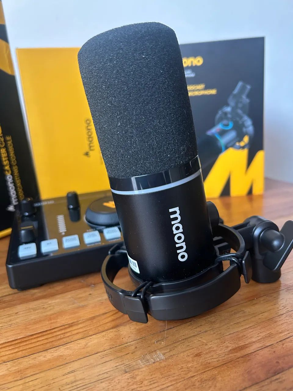 Microfone Maono PD200X + Caster C2 Neo | Estado de Novo - Foto 2