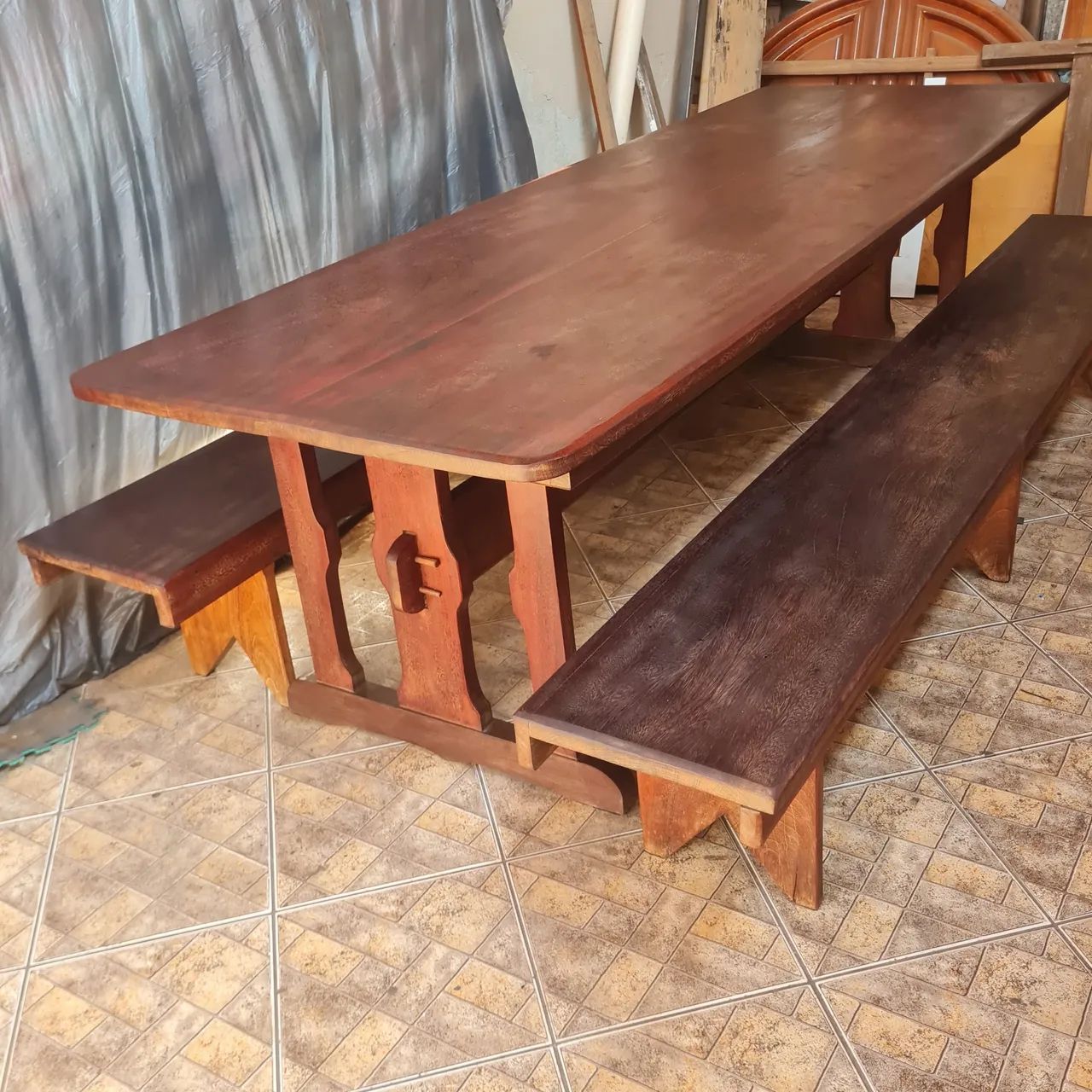 Vendo Mesa grande  em Madeira - Foto 2