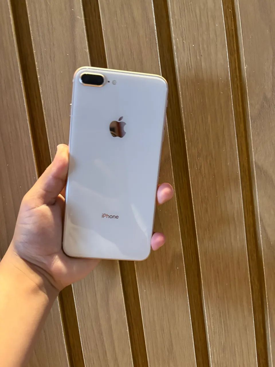 Vende-se iPhone 8PLUS. , sem marcas de uso, nada trocado.