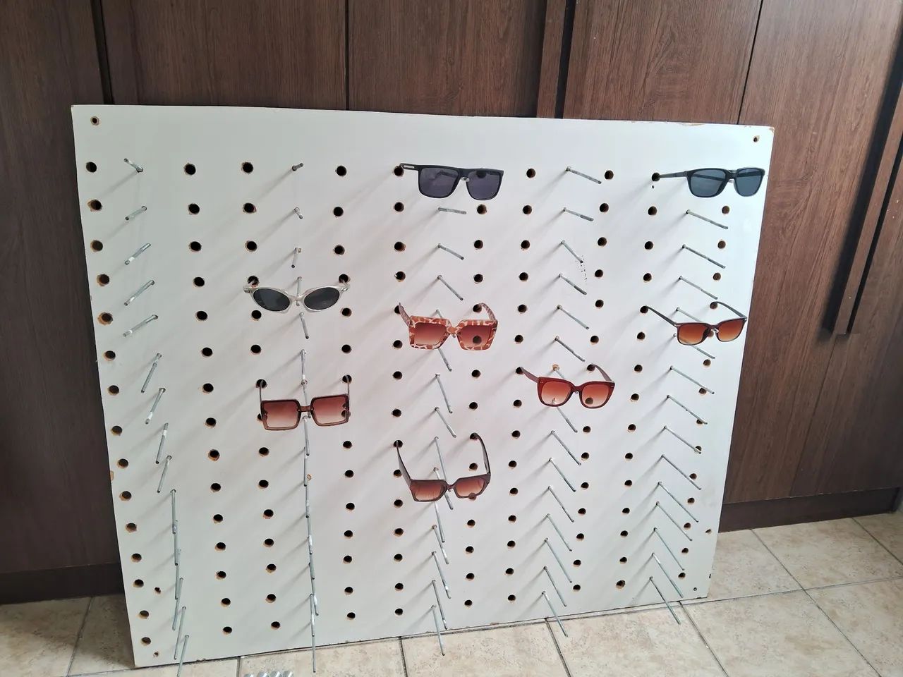 EXPOSITOR PARA OCULOS MDF ( PAREDE  - Foto 2