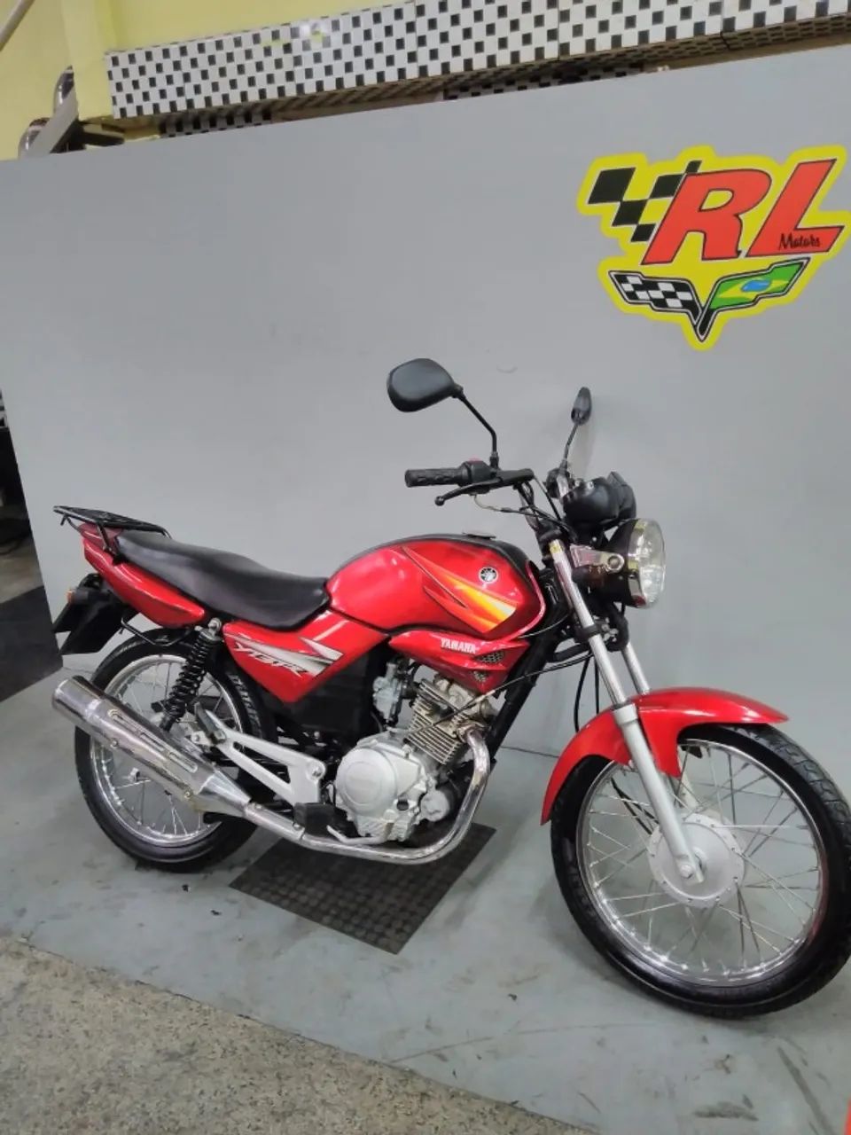 YBR 125 E 2005 - Foto 4