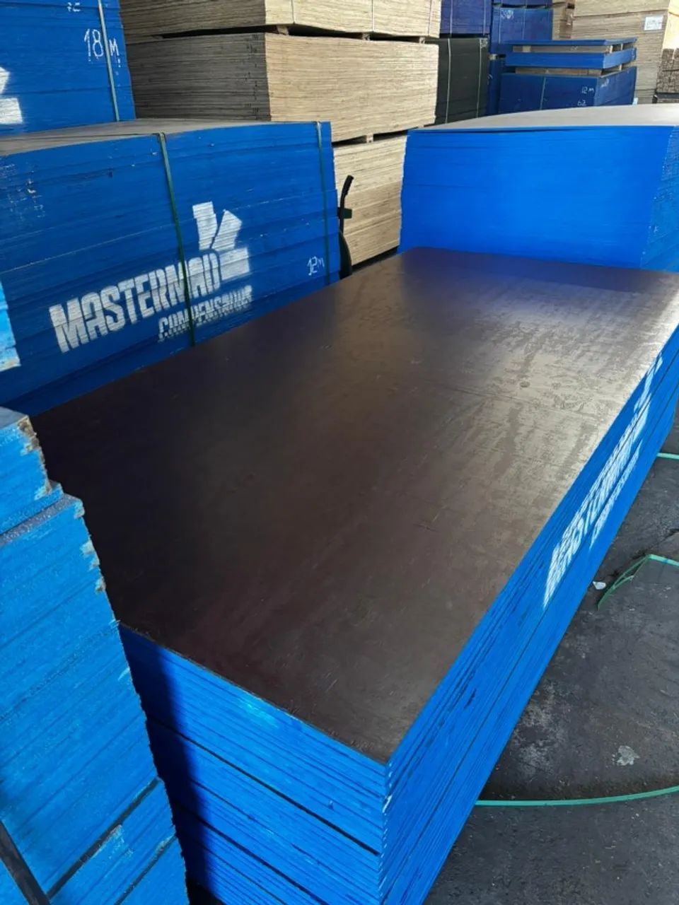 COMPENSADO PLASTIFICADO