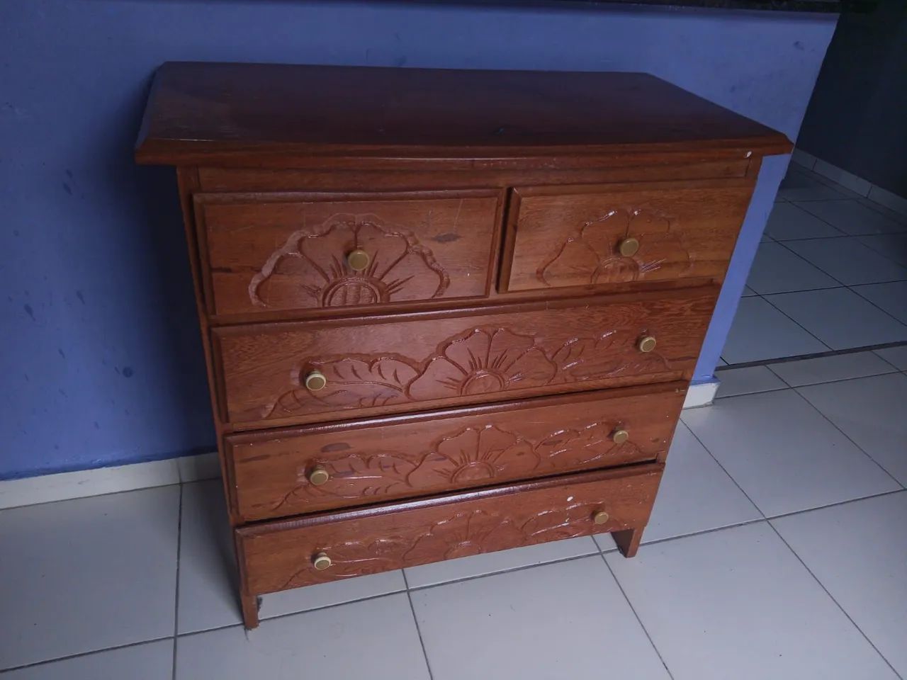 Cômoda de madeira 