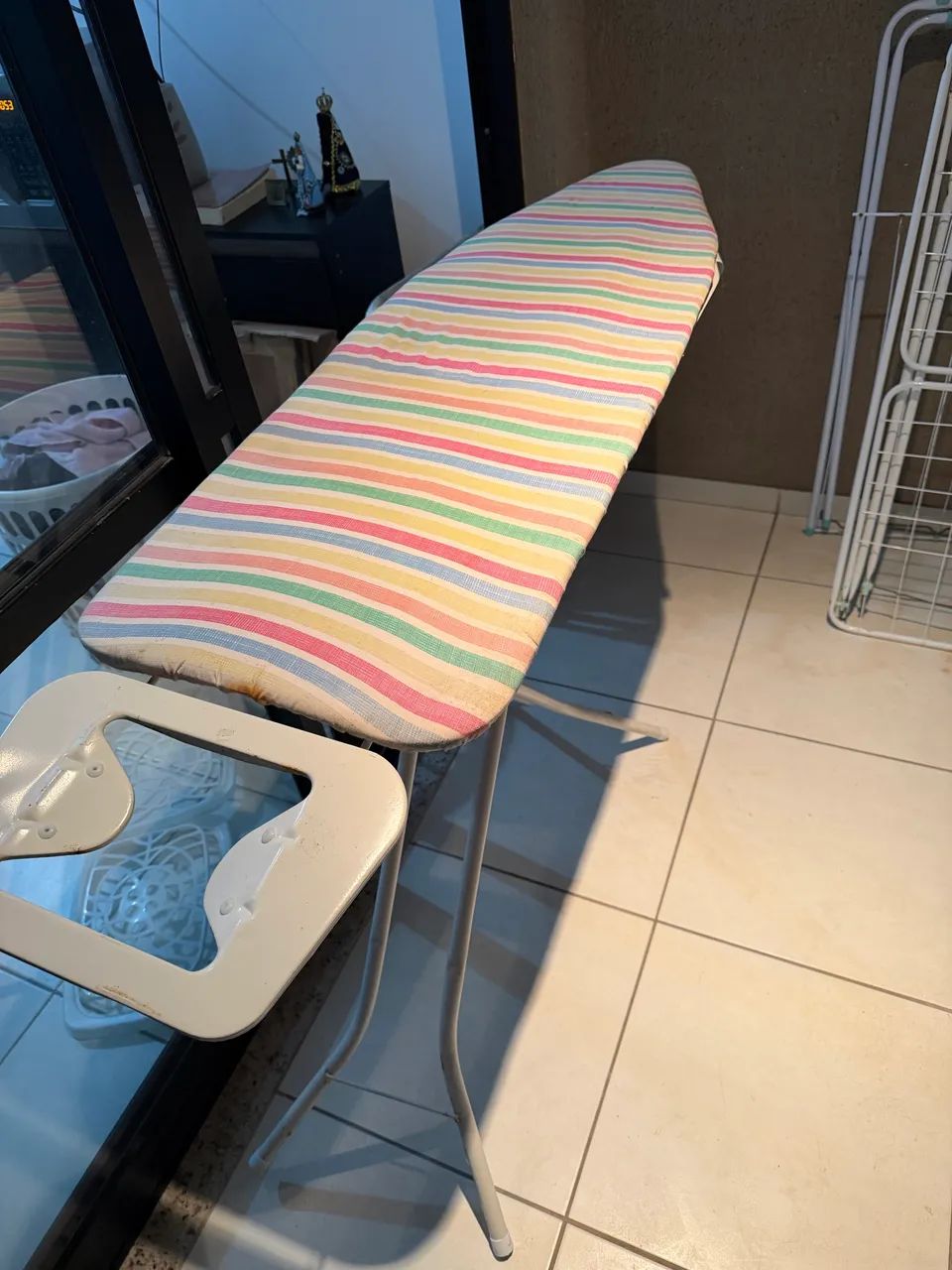 TABUA DE PASSAR ROUPA - DOAÇÃO - Foto 2