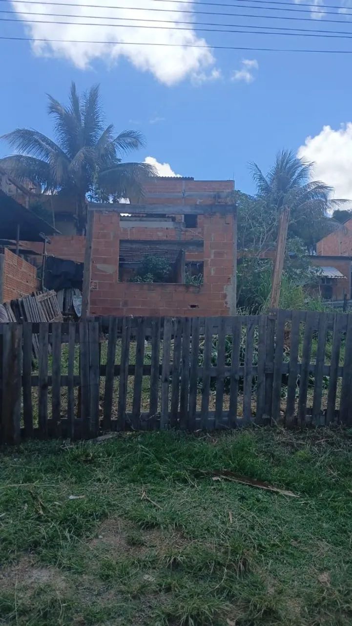 Terreno com casinha em construção 