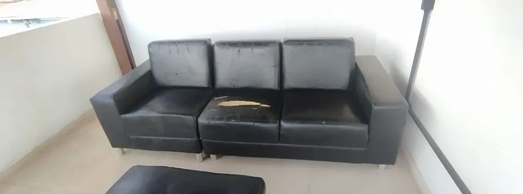 Sofá 3 lugares com puff  - Foto 2