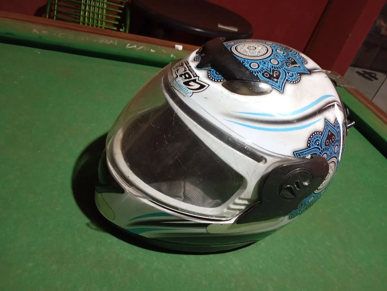 Vende-se um capacete 