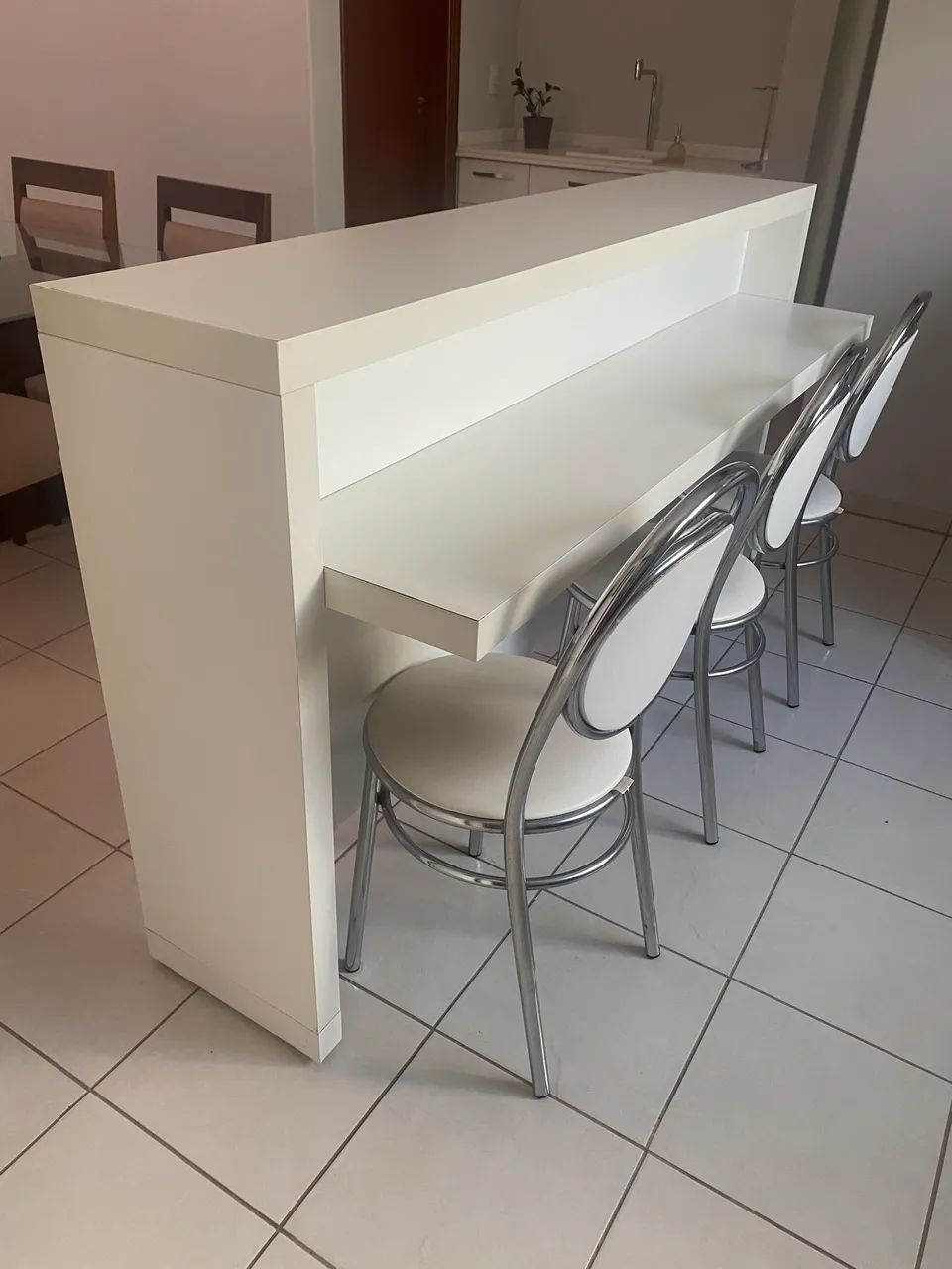Bancada-ilha com mesa e 3 lugares - Foto 2