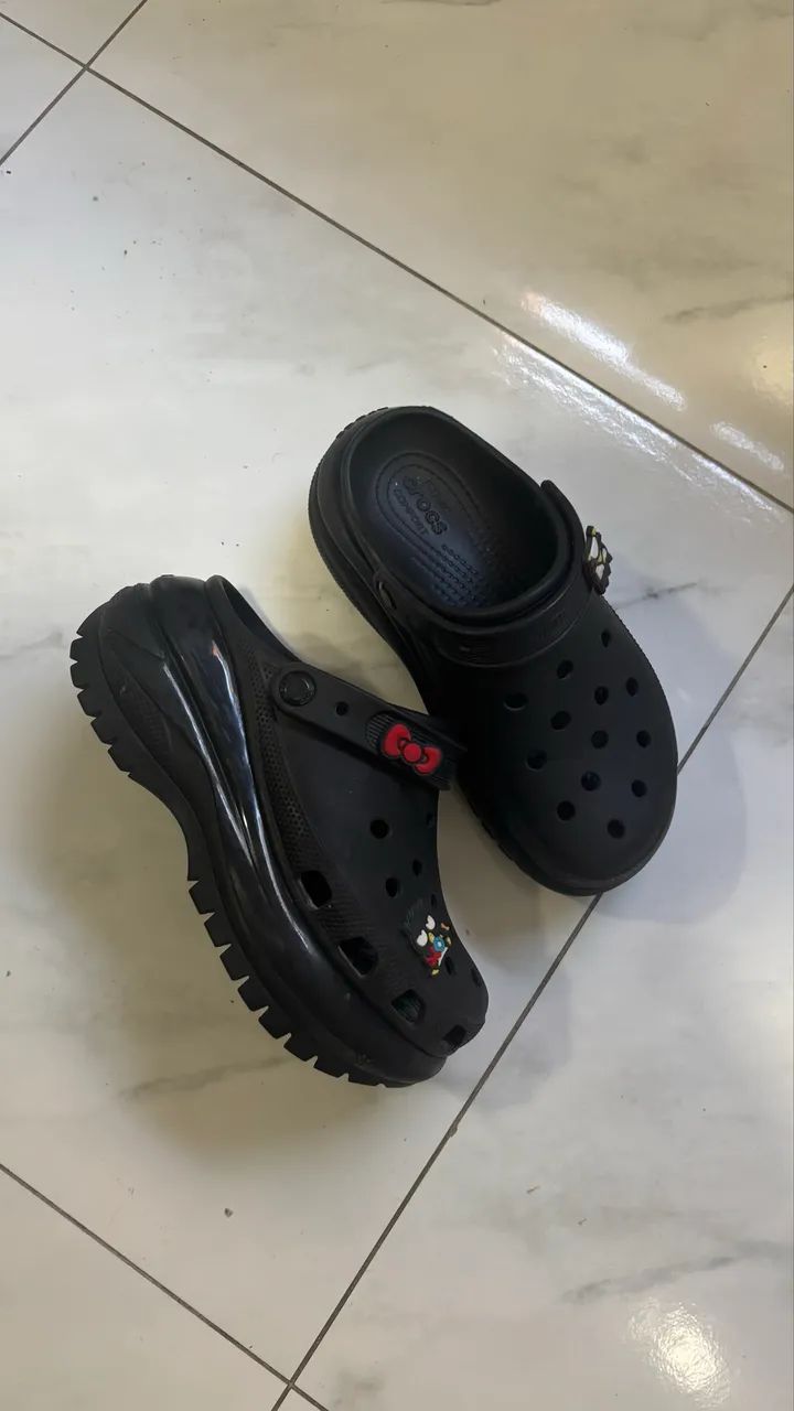 Crocs mega crush preta 36 