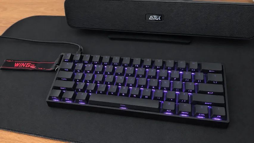teclado magnetico 60% aula wing