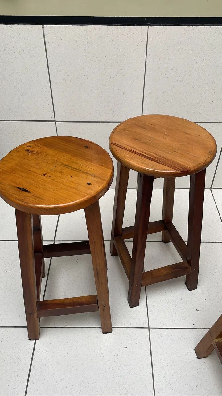 Banquetas Rústicas de Madeira