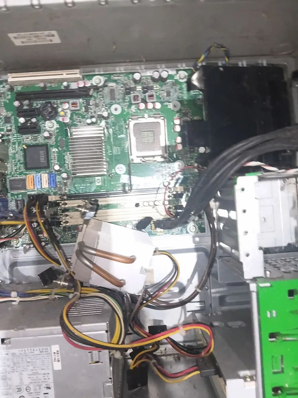 Três cpu para retirada de peças  - Foto 3