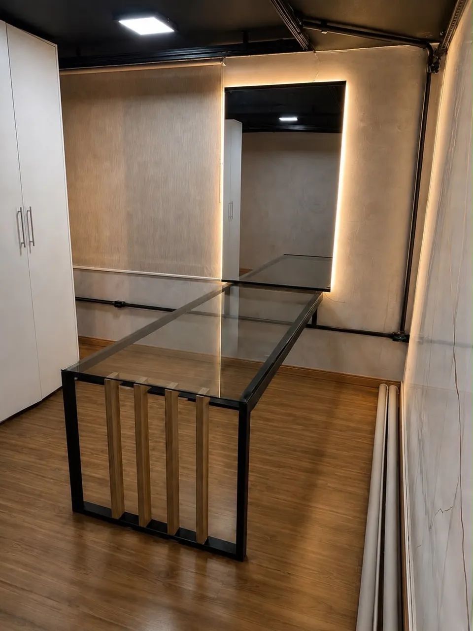 Mesa 2 metros com espelho e led 